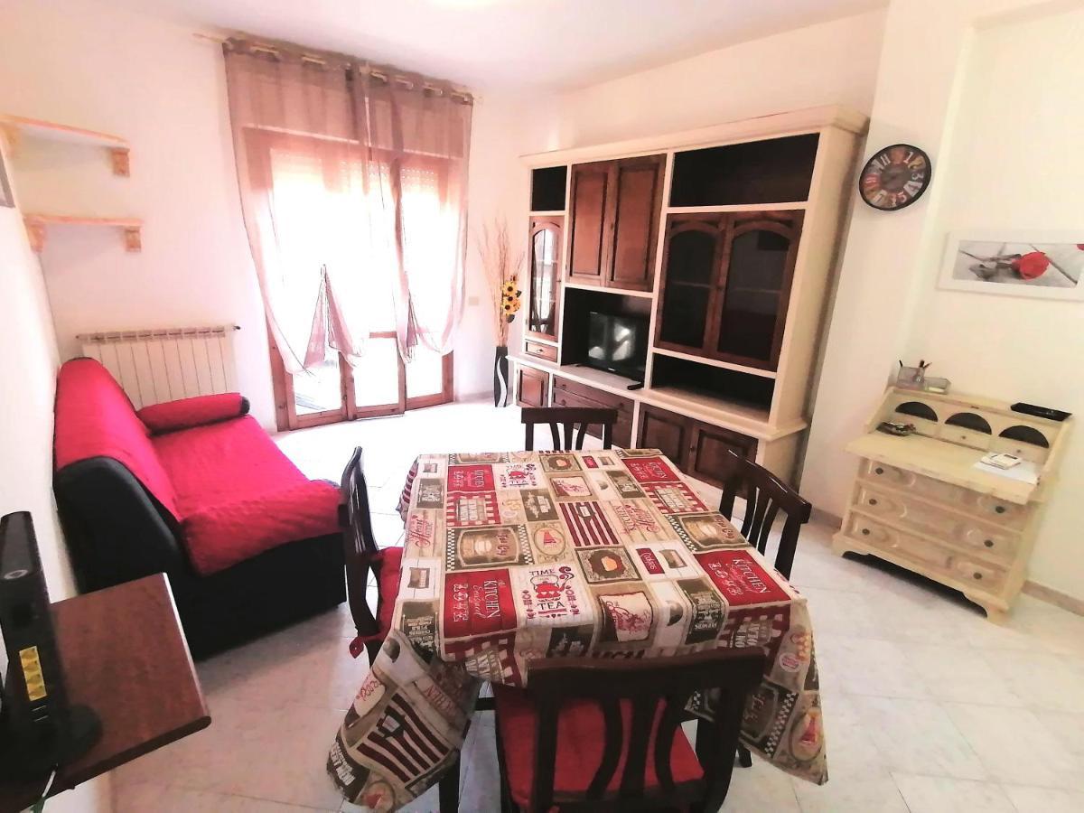 Marine Kiss Apartment Civitavecchia Bagian luar foto