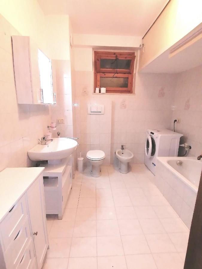 Marine Kiss Apartment Civitavecchia Bagian luar foto