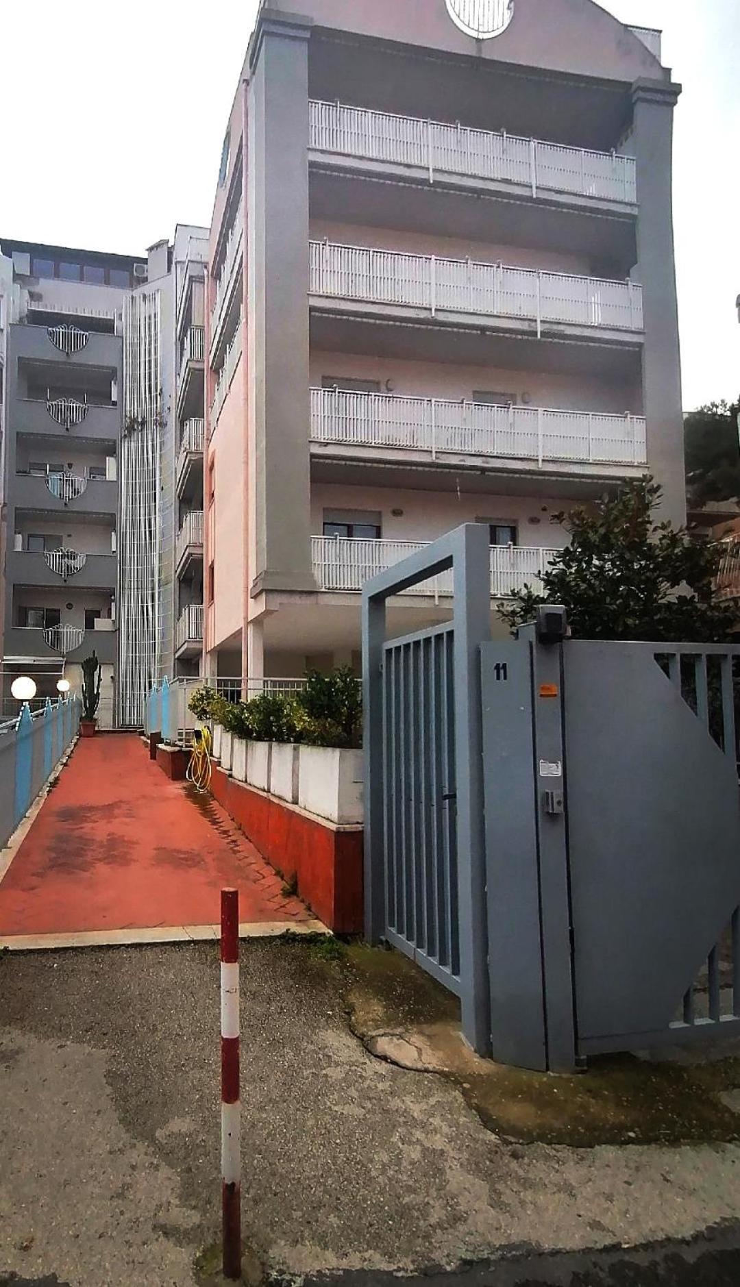 Marine Kiss Apartment Civitavecchia Bagian luar foto